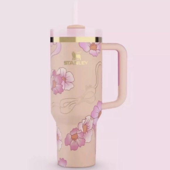 STANLEYxBARBIE™ ’80S PEACHES ’N CREAM QUENCHER 40 OZ - Picture 4 of 4